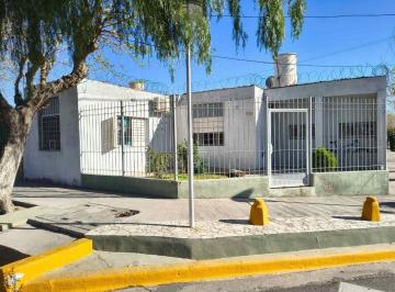 Casa · 95m² · 8 Ambientes · 1 Cochera · Casa Esquina. Amoblada. Apta Crédito, Chimbas.