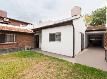 Casa · 70m² · 3 Ambientes · 1 Cochera · 3 Ambientes Carapachay Jardin Cochera Parrilla