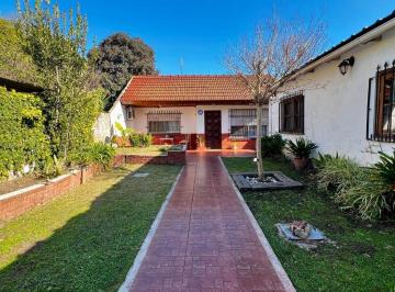 Casa · 145m² · 5 Ambientes · 1 Cochera · Casa 5 Ambientes Venta en Rafael Calzada