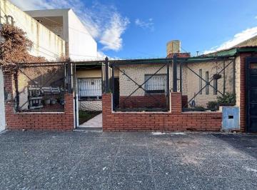 Casa · 74m² · 4 Ambientes · 1 Cochera · Venta Casa 4 Ambientes Lomas del Mirador