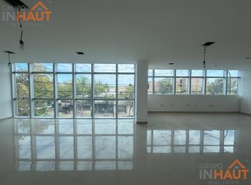 Oficina comercial · 1 Ambiente · 2 Cocheras · Oficina en Cipolletti