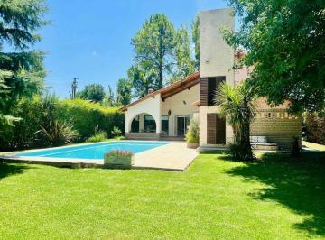 Casa · 78m² · 5 Ambientes · 2 Cocheras · Venta Casa Pileta 4 Amb + Dependencia La Martona