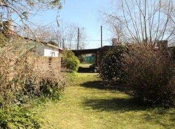 Casa · 76m² · 5 Ambientes · 1 Cochera · Casa en Venta a Refaccionar Gran Terreno 575 m