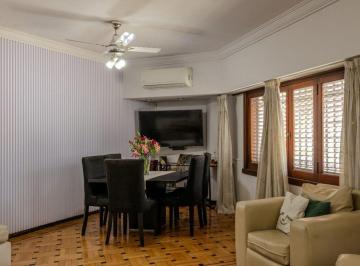 Casa · 164m² · 5 Ambientes · 1 Cochera · Venta Casa 5 Ambientes con Terraza y Pileta!