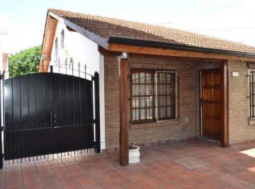 Casa · 110m² · 4 Ambientes · 1 Cochera · Venta Casa 4 Ambientes Ituzaingo Apto Credito