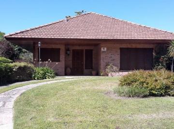 Casa · 200m² · 4 Ambientes · 2 Cocheras · Av Libertador 2900 - Excelente Chalet a 200 m del Mar