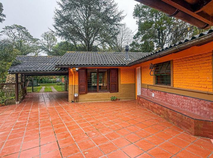 Casa · 184m² · 5 Ambientes · 2 Cocheras