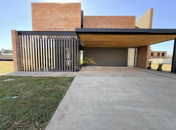 Casa · 257m² · 7 Ambientes