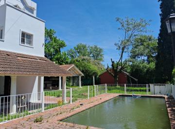 Quinta vacacional · 230m² · 5 Ambientes · 7 Cocheras · Ideal Centros de Día, Estéticas, Etc.