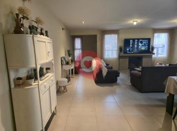 Casa · 219m² · 6 Ambientes · 3 Cocheras · Casa en Venta en Rincon de Emilio