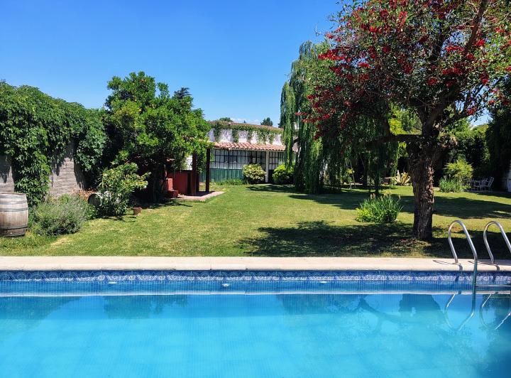 Casa · 350m² · 3 Dormitorios · 3 Cocheras