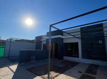 Casa de 3 ambientes, Maipú · Casa en Venta. Vista Oliva.