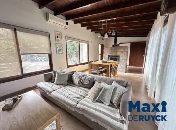 Casa · 112m² · 3 Ambientes · 2 Cocheras · Casa Moderna a Pasos Cruce Varela, Calle 15 Berazategui