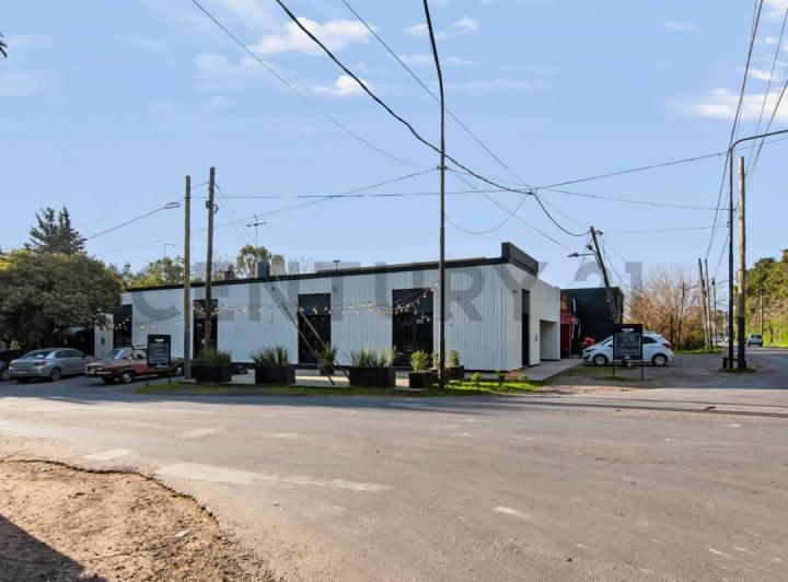 Local comercial · 1250m² · 8 Ambientes