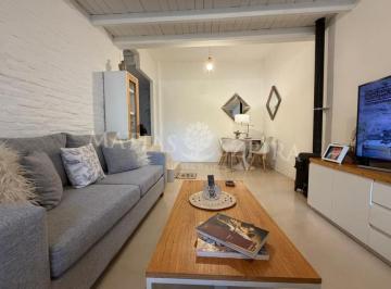 Casa · 192m² · 5 Ambientes · 1 Cochera · Casa en Castelar