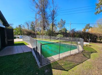 Casa · 200m² · 4 Ambientes · 3 Cocheras · Casa Country Las Lajas Pileta Parrilla 4 Ambientes