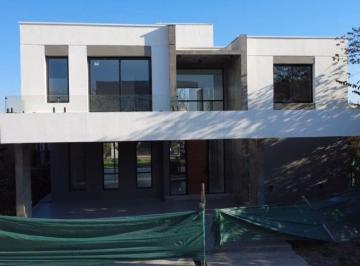 Casa de 6 ambientes, Yerba Buena · Lujo! Propiedad en Venta Barrio Privado Los Alamos (Av Peron) 4 Dorm.