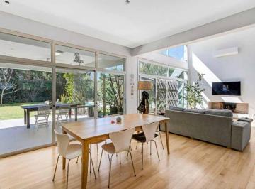 Casa · 222m² · 5 Ambientes · 1 Cochera · Venta de Casa 5 Ambientes en Saint Matthews Pilar