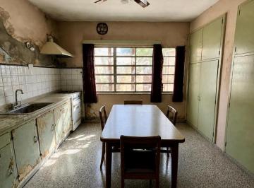 Casa · 125m² · 5 Ambientes · 1 Cochera · Casa en Echesortu