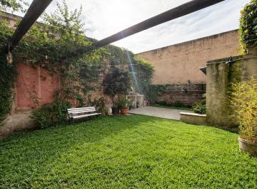 PH · 165m² · 4 Ambientes · 1 Cochera · Venta Casa de 3 Dorm. Al Frente, con Patio. Arroyito, Rosario