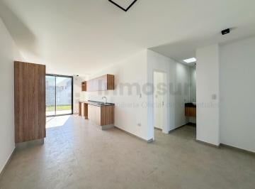Casa · 93m² · 2 Dormitorios · 1 Cochera · Duplex en Venta 2 Dorm Colinas de Manantiales Frente a Espacio Verde