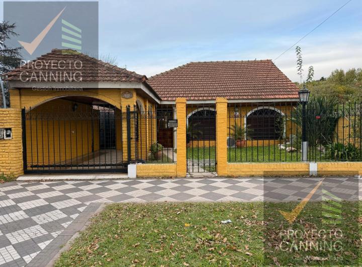 Casa · 87m² · 5 Ambientes · 1 Cochera
