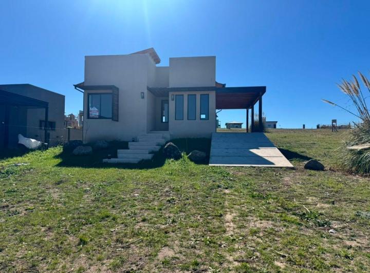 Casa · 90m² · 3 Ambientes · 1 Cochera