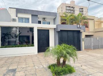 Casa · 197m² · 4 Dormitorios · 1 Cochera · Casa en Echeverría 270