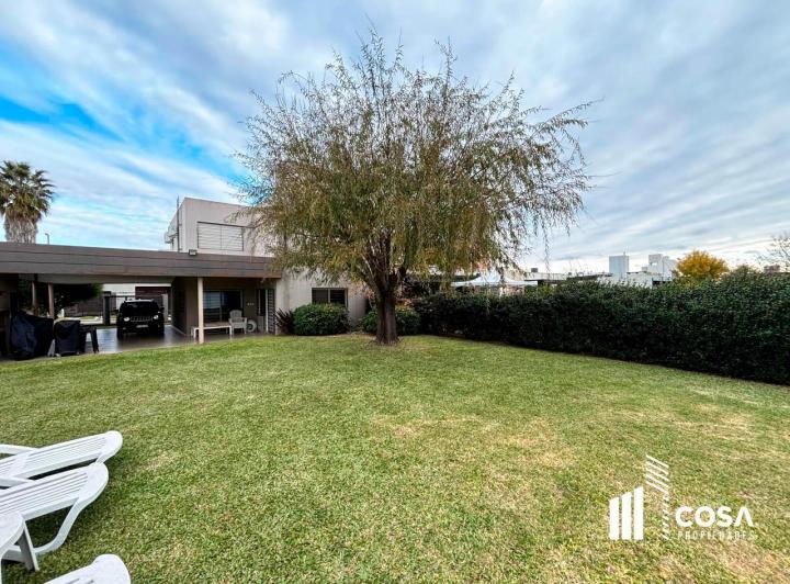 Casa · 160m² · 6 Ambientes · 2 Cocheras