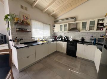 Casa · 135m² · 4 Ambientes · 3 Cocheras · Venta - Casa en Boca Raton - Apto Crédito