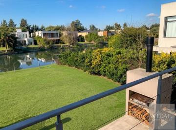 Casa · 600m² · 6 Ambientes · 3 Cocheras · Casa - Barrancas de Santa Maria