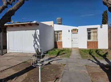 Casa de 3 ambientes, San Martín · Casa en Excelente Estado