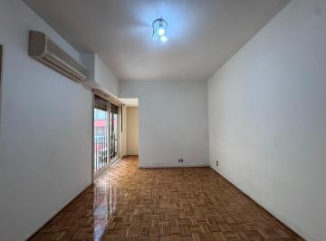 Departamento · 34m² · 2 Ambientes · 2 Ambientes Luminoso con Cocina Separada.