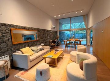Casa de 5 ambientes, Villa Allende · Housing Casacalma - Casa Premiun en Alquiler de 1 Sola Planta - 3 Dorm.