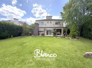 Casa · 250m² · 5 Ambientes · 1 Cochera · Casa en Alquiler Amoblado en San Isidro Labrador, Villanueva, Tigre