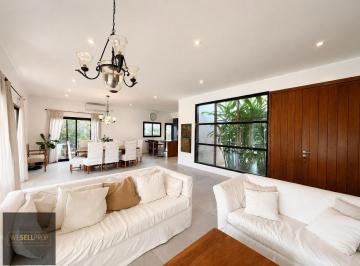 Casa · 135m² · 5 Ambientes · 2 Cocheras · Venta de Casa con Pileta y Parrilla en Barrio Cerrado con Seguridad 24hs - Pilar