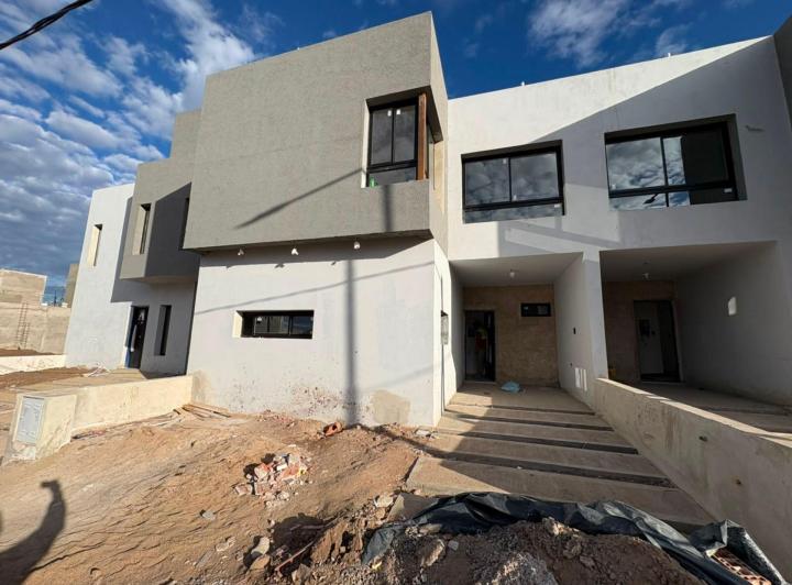 Casa · 110m² · 4 Ambientes · 1 Cochera