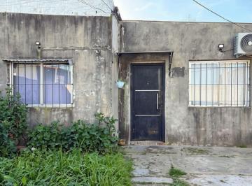 Casa de 3 ambientes, Cañuelas · Alquiler | Casa 2 Dorm. | a m de La Estación | Cañuelas
