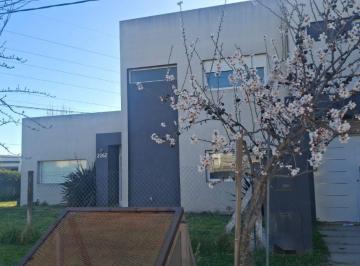 Casa de 4 ambientes, Bahía Blanca · Molina Campos 2262, Vende Casa de Tres Dorm..