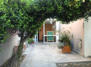 Oficina comercial · 227m² · 5 Ambientes · Salón en Venta, Centro, General Roca, Río Negro