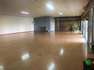 Oficina comercial · 227m² · 5 Ambientes · Salón en Venta, Centro, General Roca, Río Negro