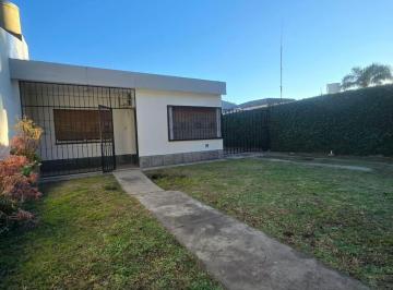 Casa · 146m² · 5 Ambientes · Venta Casa Dos Dorm. + Dpto Fondo San Nicolas