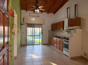 Casa · 300m² · 3 Ambientes · 1 Cochera · Alquiler: Funes, Santa Fe | 2 Dorm. | Pileta | Cochera