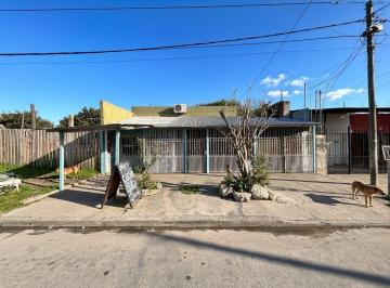DEH-DEH-791_2 · Casa 2 Dorm. con Local a m. Av San Martin!
