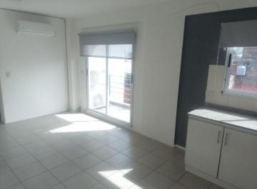 Departamento de 2 ambientes, Avellaneda · Dos Ambientes por Escalera | Espacio Guardacoche | Sarandi