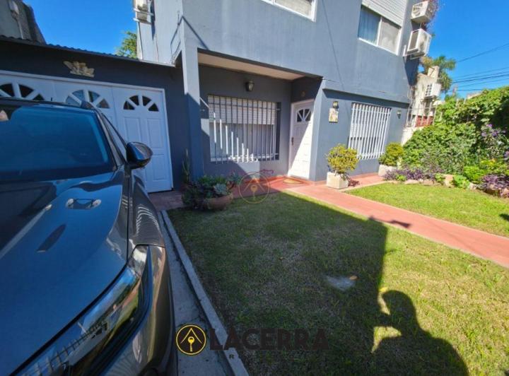 Casa · 1635m² · 4 Ambientes · 3 Cocheras