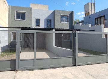 Casa · 125m² · 4 Ambientes · 2 Cocheras · Venta Duplex 2dor Barrio Los Naranjos