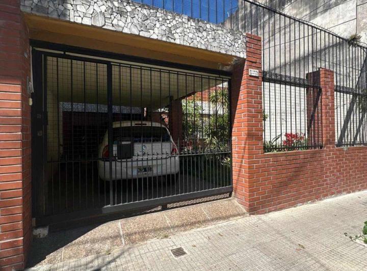Casa · 120m² · 5 Ambientes · 1 Cochera