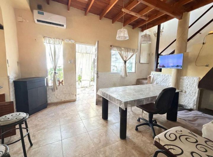 Casa · 145m² · 6 Ambientes · 1 Cochera