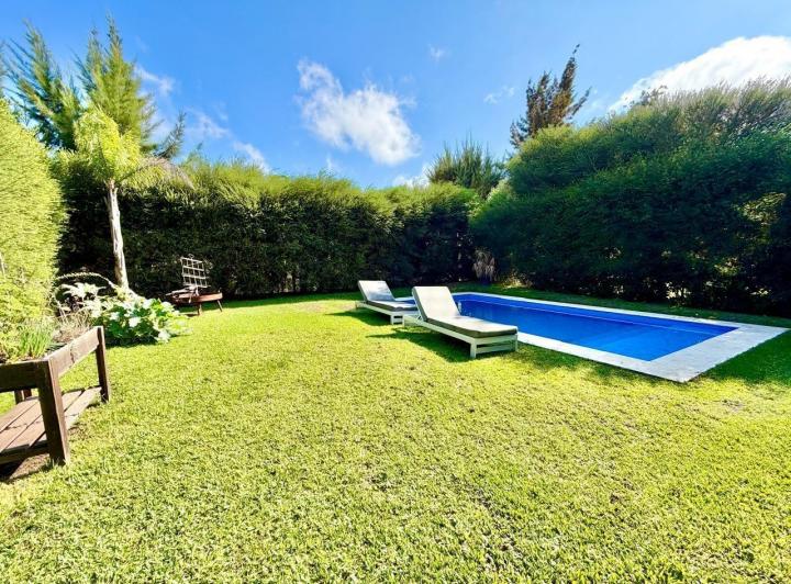 Casa · 200m² · 4 Ambientes · 1 Cochera